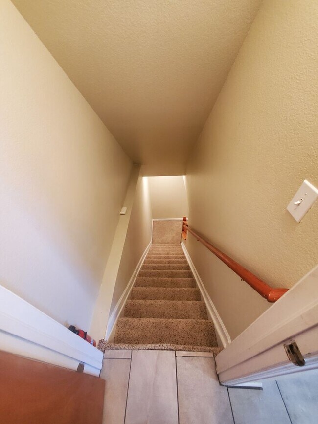 Building Photo - 3 Bedroom Home w Extra Room and 2 Car Garage in Stratford Lakes!