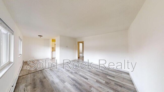 Building Photo - 1411 S Corona Ave