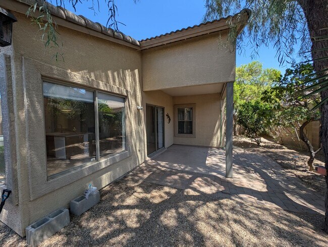Building Photo - 3 Bedroom Home in the Crismon Crossing Com...