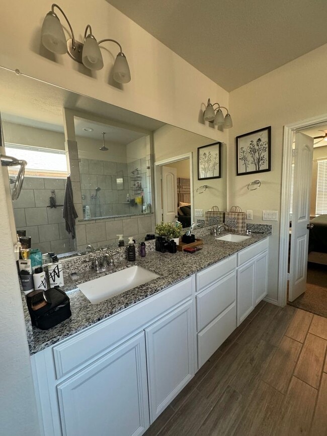 Building Photo - Beautiful 4 BD/3 BA Home Available off Wiseman Rd/Far West San Antonio! Available June 1st!