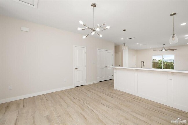 Building Photo - 13 East St