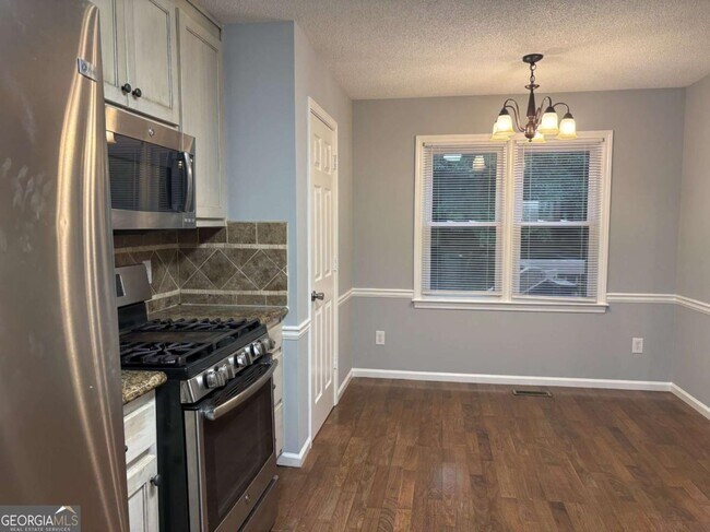Building Photo - 5045 Bayberry Ct