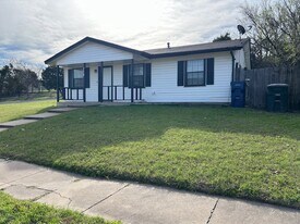 Building Photo - 718 Michelle Dr