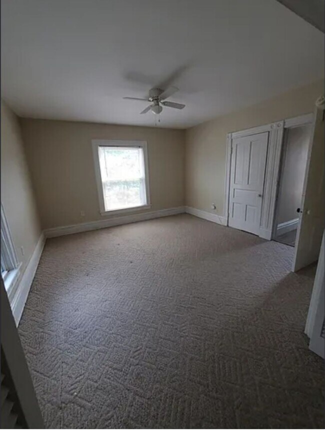 Building Photo - 101 Dean St NE