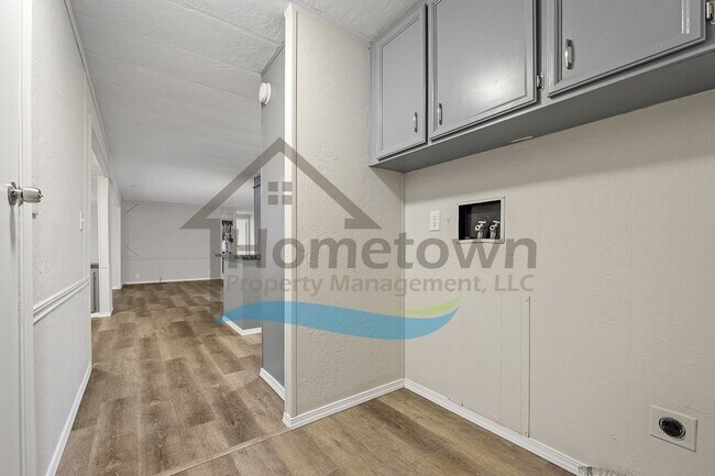 Building Photo - 2-Bedroom 2-Bathroom Home with Off-Street Parking Available in Coeur d’Alene!