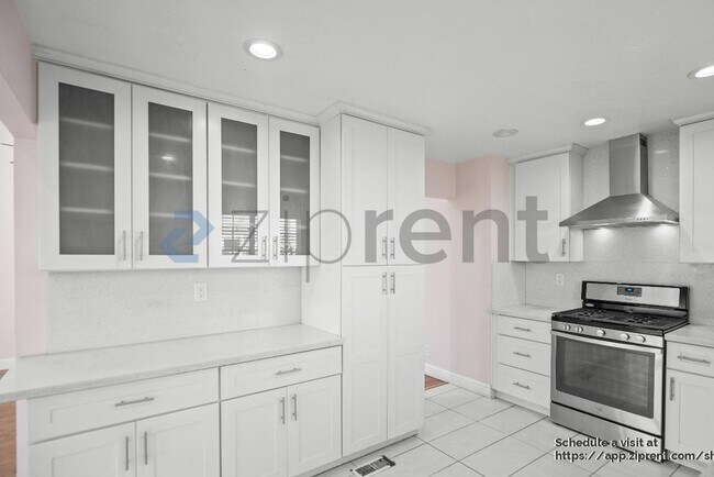 Building Photo - 1488 Gilbert Ave