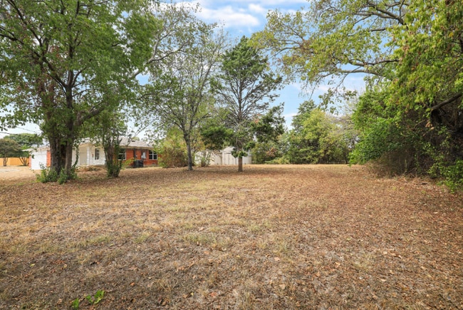 Building Photo - 1657 E Campbell Rd