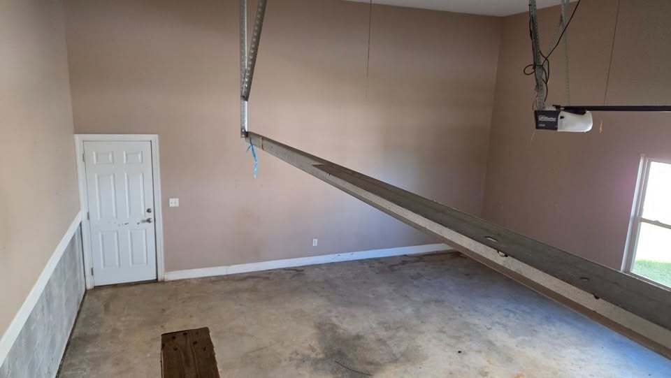 Building Photo - 324 Avenue of the Oaks