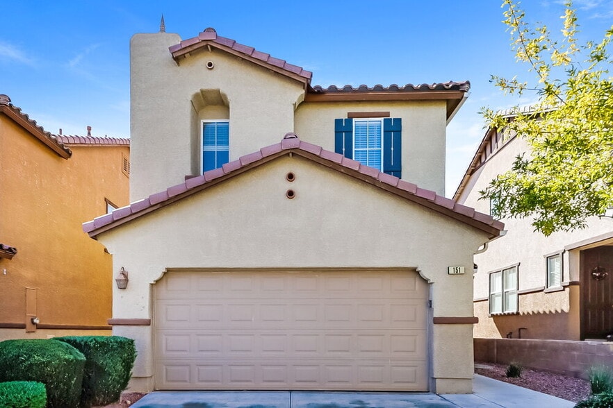 Primary Photo - 151 Desert Pond Ave