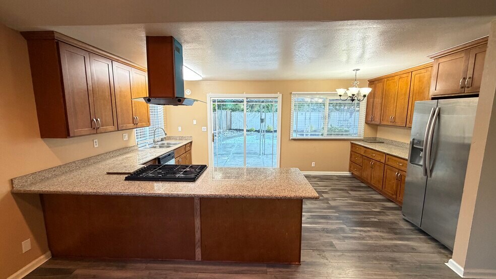 Building Photo - 3263 Lake Arrowhead Ave