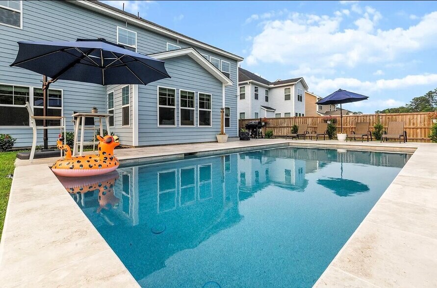Building Photo - 256 Fiddleback Dr