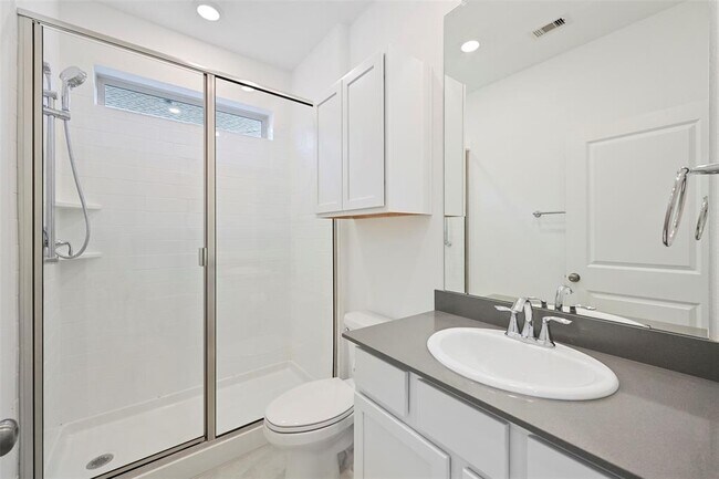 Building Photo - 805 Westwood Dr