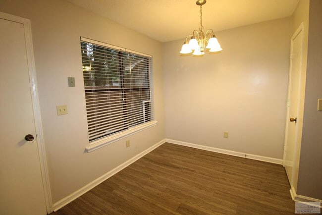 Building Photo - 2012 Gion St