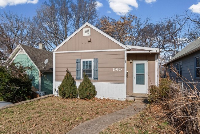 Building Photo - Adorable Home Walking Distance to KU Med & 39th Street