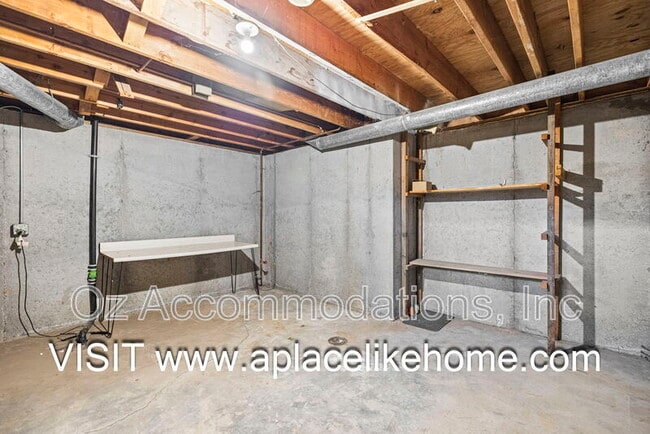 Building Photo - 530 SE Hampton St