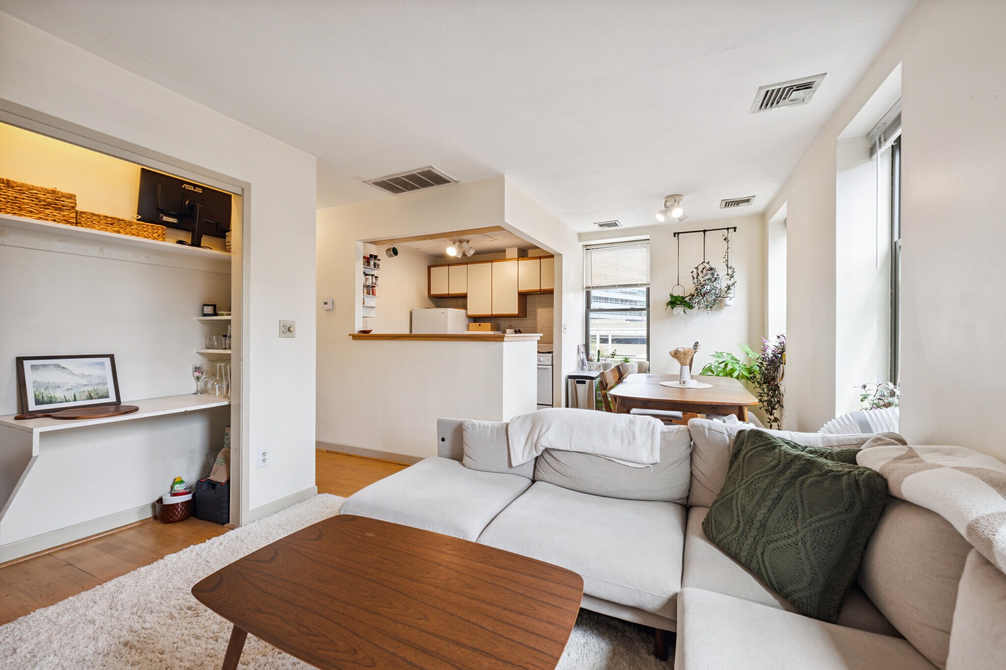 Building Photo - 5 Grove St