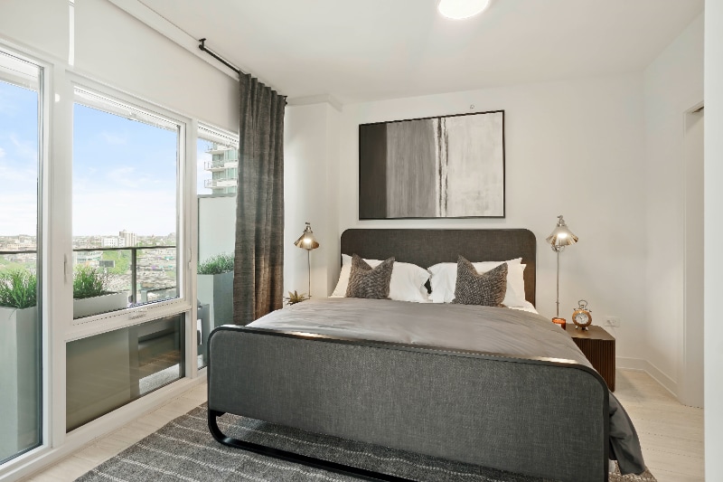 Building Photo - 352 N Union Ave