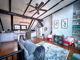 Building Photo - 9 Champney Pl