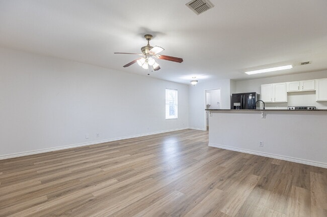 Building Photo - 228 Sophia Cir