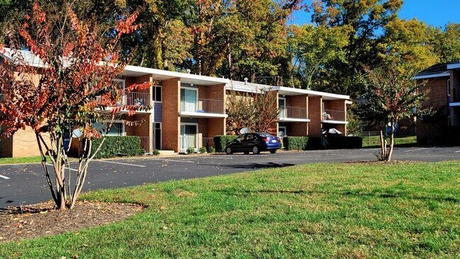 Building Photo - 1700 Carlisle Ave