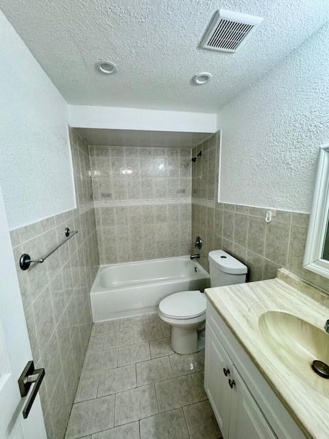 Building Photo - 5881 NW 16th Pl