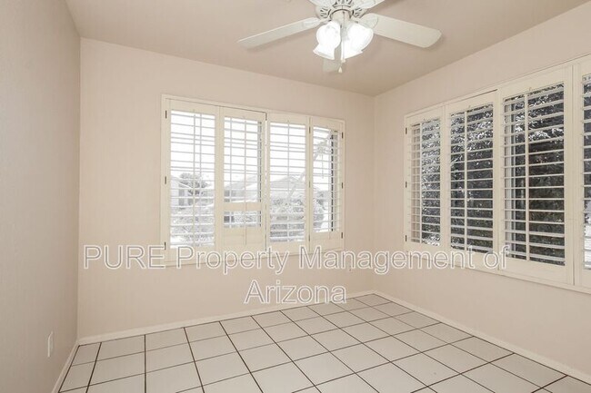 Building Photo - 3526 W Questa Dr
