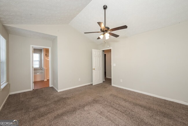 Building Photo - 154 Springbottom Dr SE