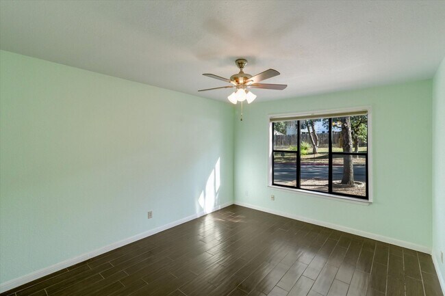 Building Photo - 8401 Echo Creek Ln