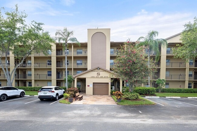 Building Photo - 1351 SW 125th Ave