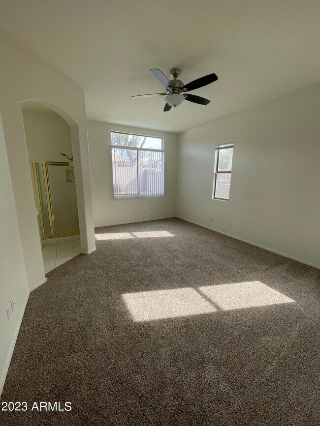Building Photo - 4722 E Chisum Trail