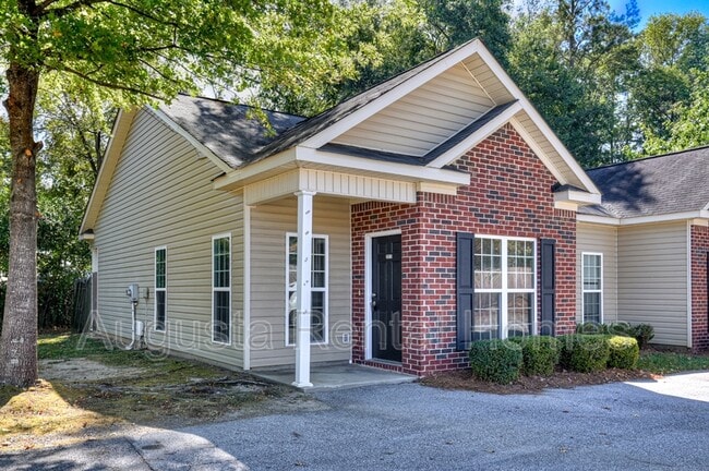 Building Photo - 2820 Old Riah Rd