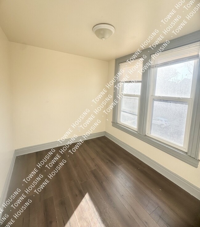 Building Photo - 24 Como Ave