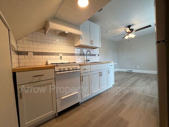 Building Photo - 136 N 27th St