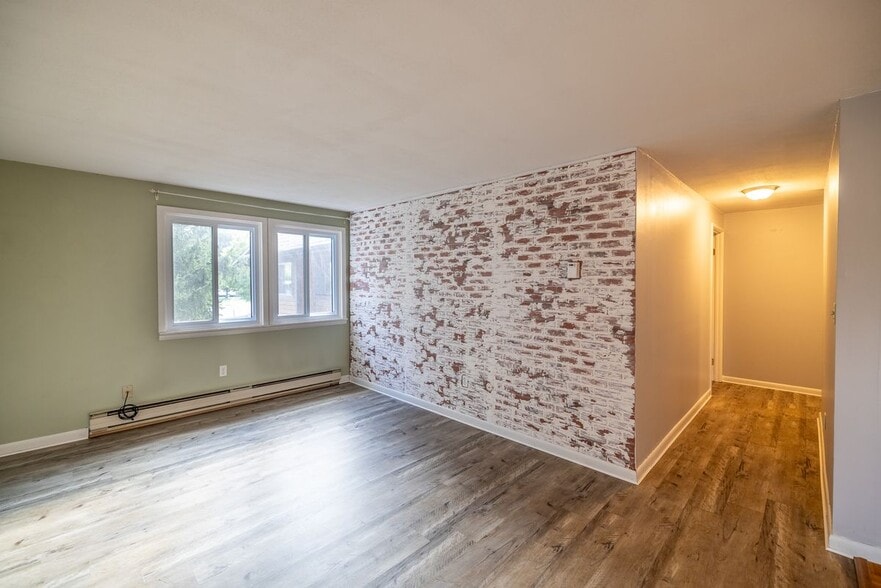 Building Photo - 489 Idlewood Blvd