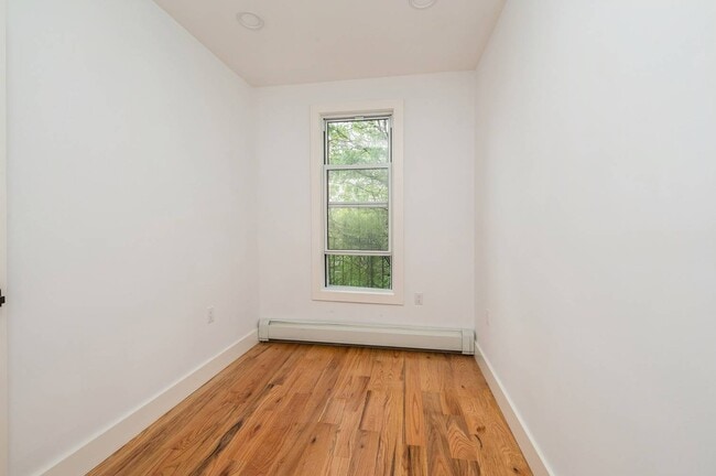 Building Photo - 838 Freeman St