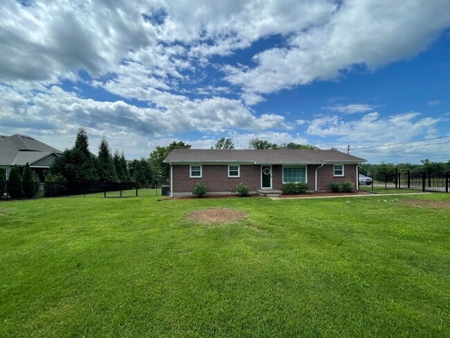 Primary Photo - 172 Chester Stevens Rd