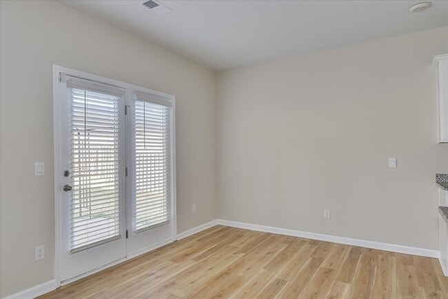 Building Photo - 6099 Whitewater Dr