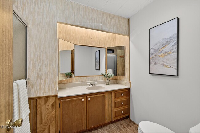 Building Photo - 5807 E Leonora St