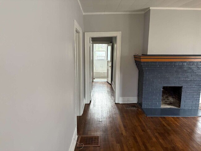 Building Photo - Rare Downtown Asheville Rental: 3BR/2BA House with Huge Yard & City Convenience- Dogs allowed!