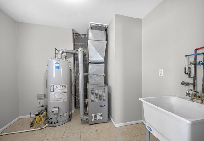 Building Photo - 12753 Georgiana Ave