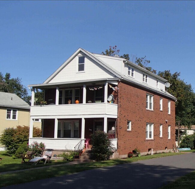 Building Photo - 6 Silver Dr