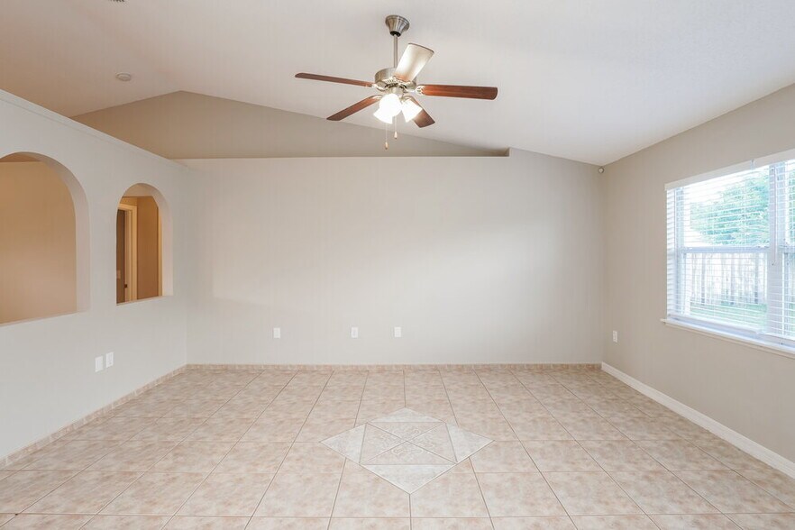 Building Photo - 979 Gascony Ct