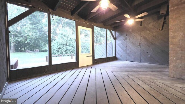 Building Photo - 25 Village Dr