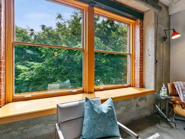 Building Photo - Historic Chown Pella Building - east facing Pearl District loft w/parking & storage