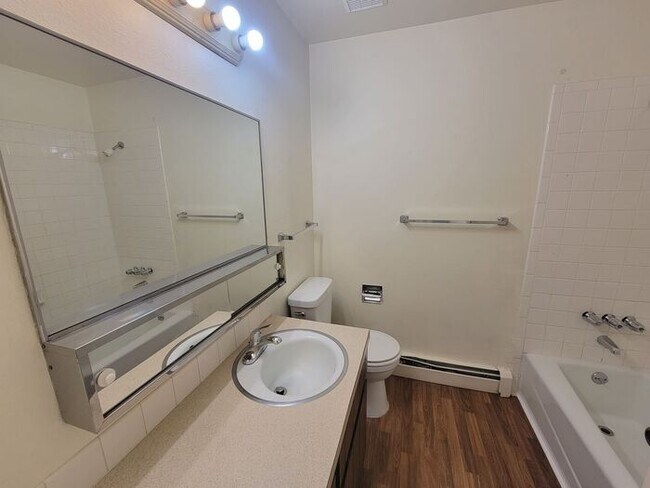 Building Photo - ***1/2 OFF THE FIRST MONTH"S RENT ***MOST UTILITIES INCLUDED***Cute 3 Bdrm, 1 Bath in Loveland