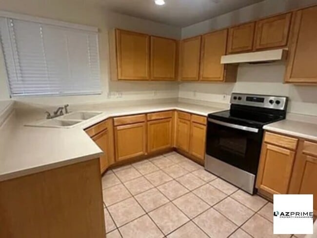 Building Photo - HURRY ON THIS ONE