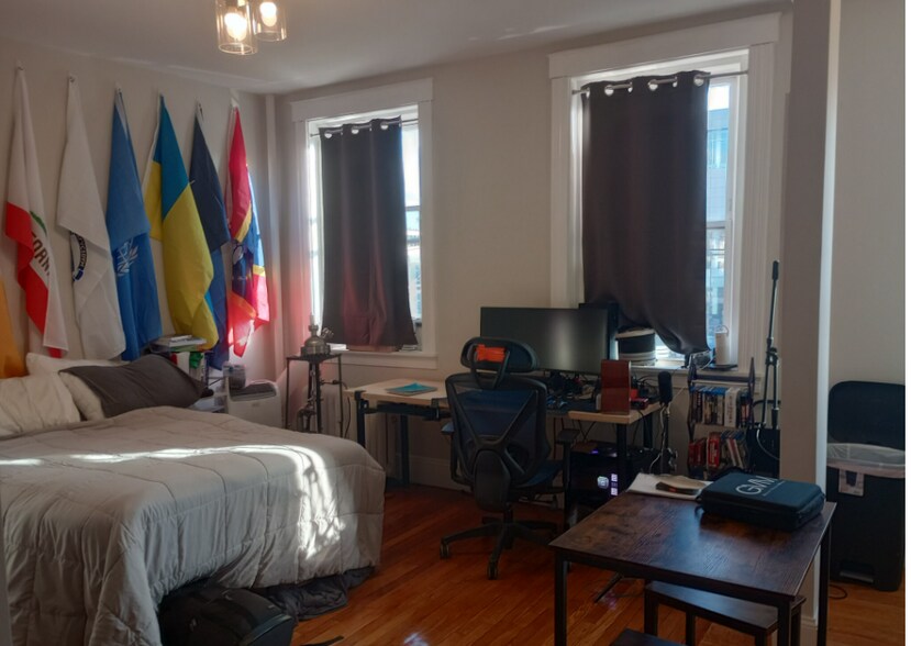 Building Photo - 1193 Commonwealth Ave