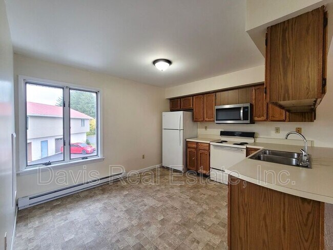 Building Photo - 310 S Lincoln Ave