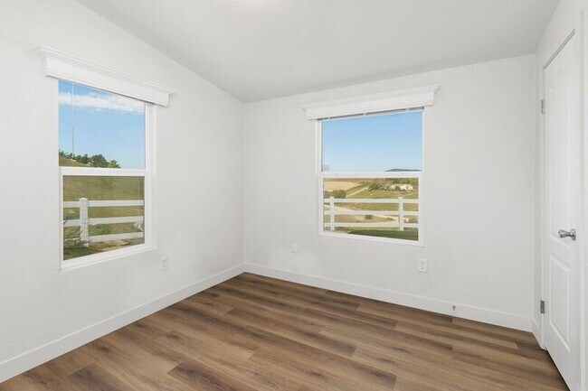Building Photo - 40589 Los Amantes Rd