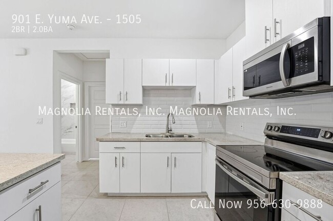 Building Photo - 901 E Yuma Ave